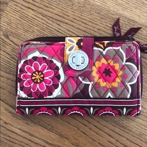 Carnaby Vera Bradley Turnlock Wallet